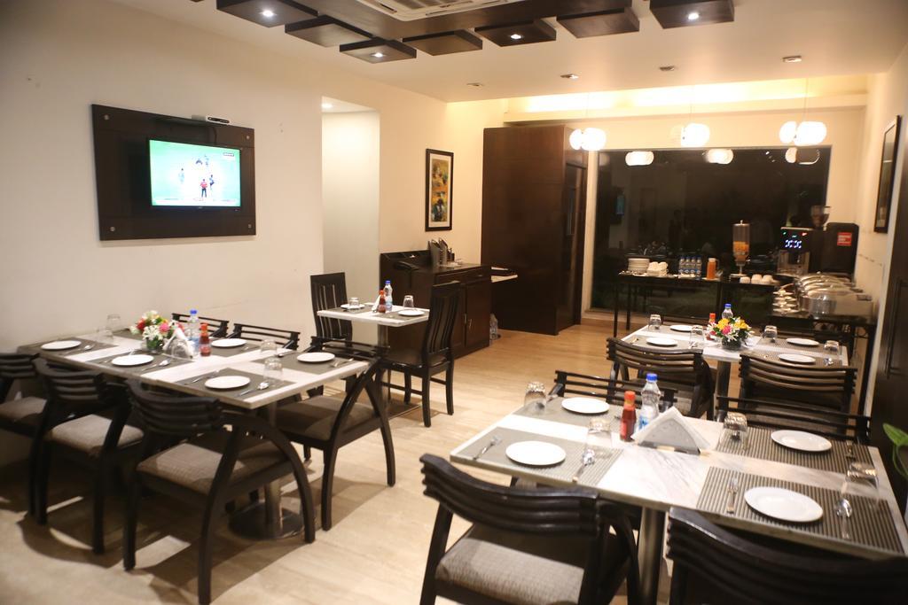 Hotel Mint Casa New Delhi Exterior photo