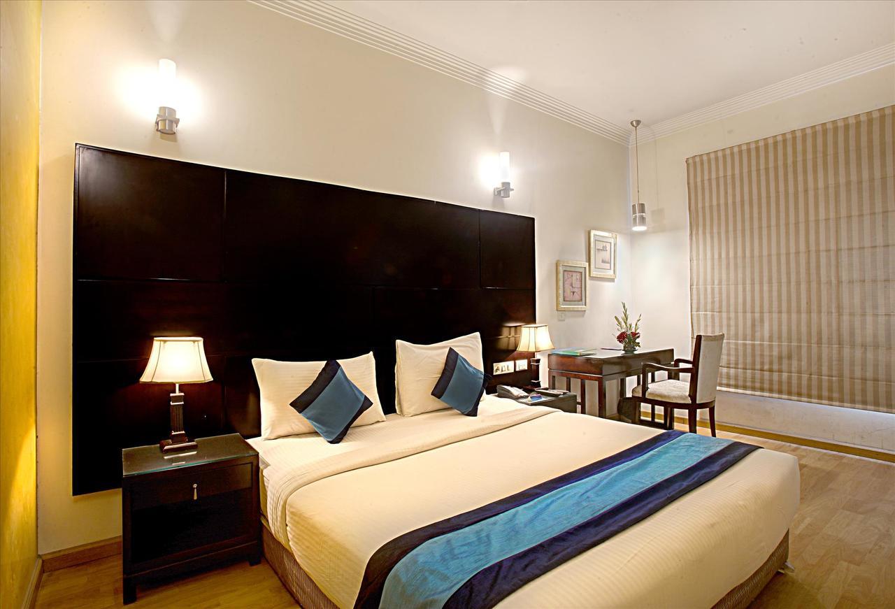 Hotel Mint Casa New Delhi Exterior photo