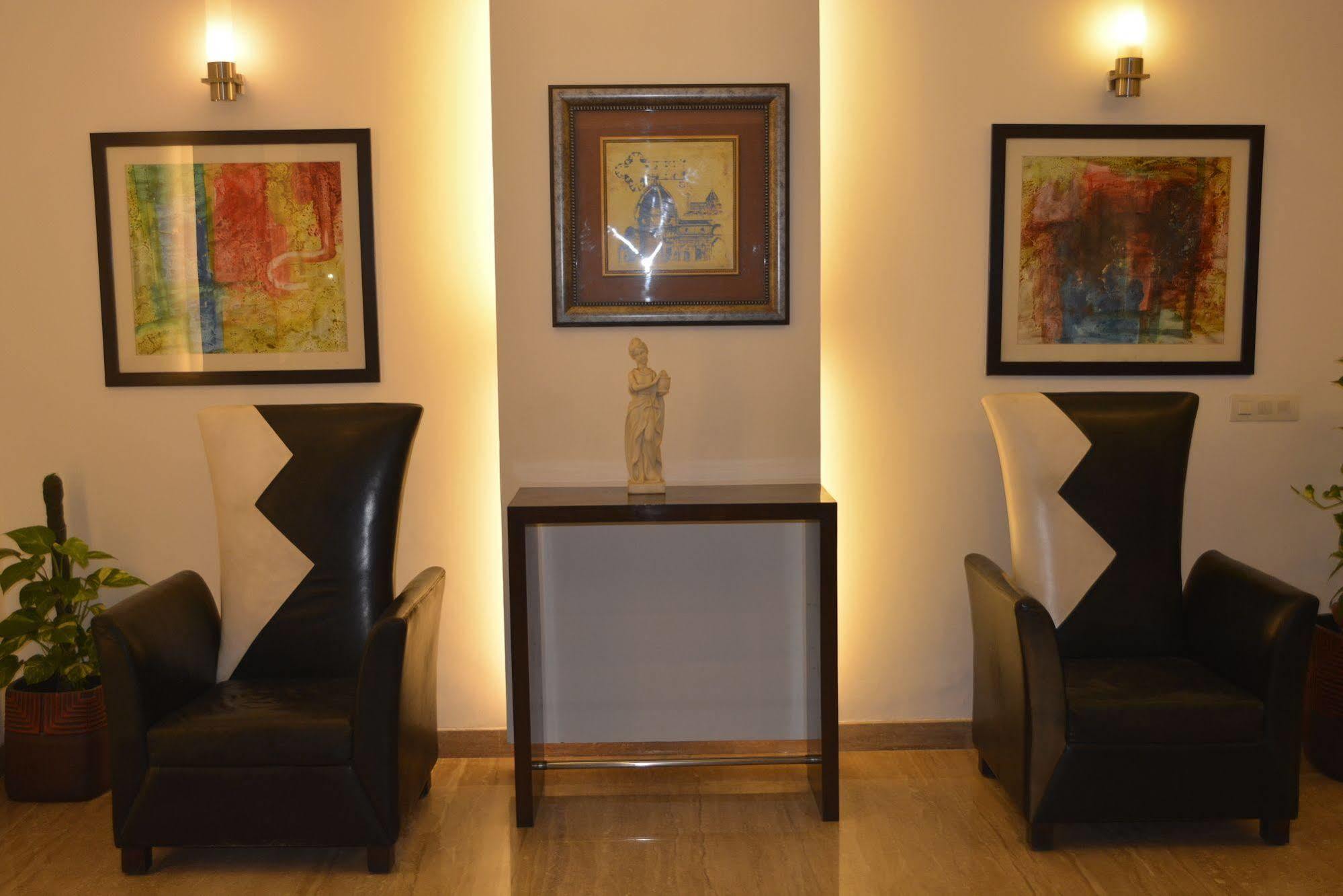 Hotel Mint Casa New Delhi Exterior photo