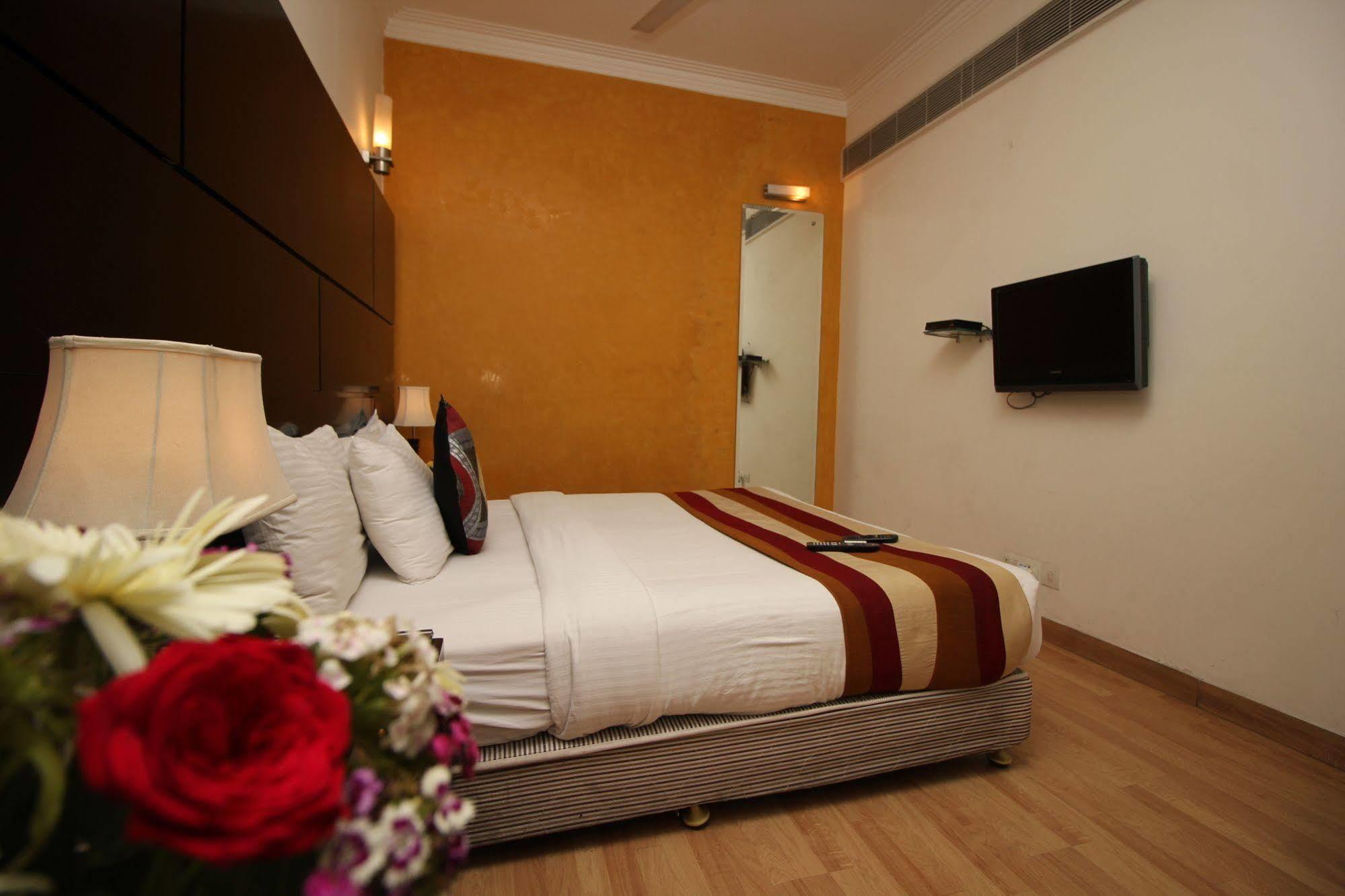 Hotel Mint Casa New Delhi Exterior photo